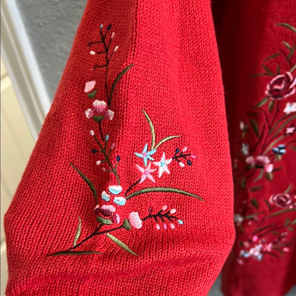YiLin Women’s Red Embroidered Sweater Cardigan size L - Picture 7 of 7
